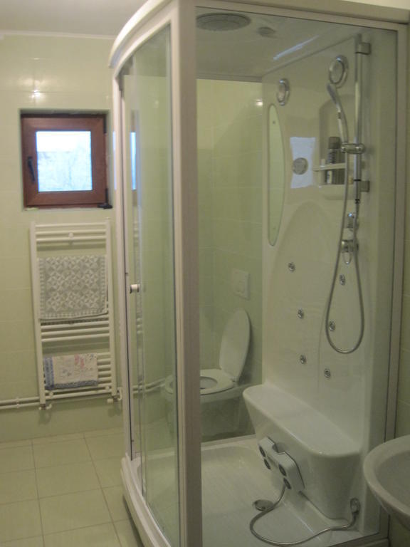 Casa Renti Hotel Novaci-Straini Room photo